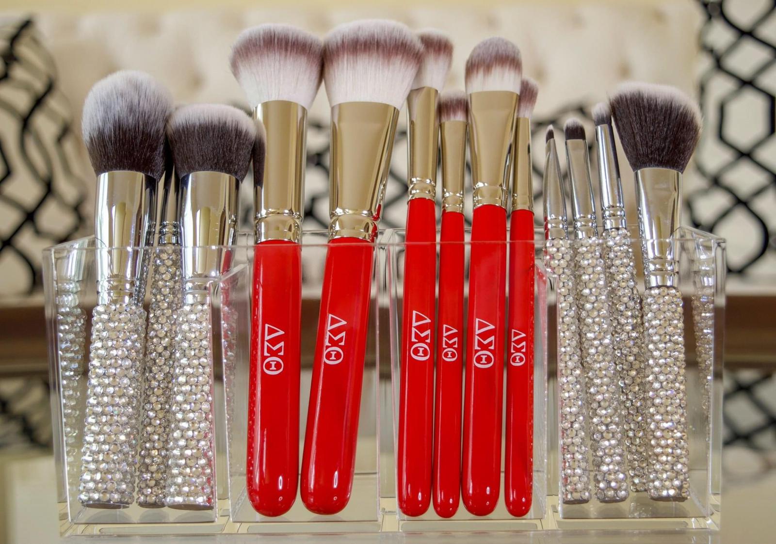 Delta Sigma Theta Sorority - Crimson & Cream Makeup Brush Set + Bag