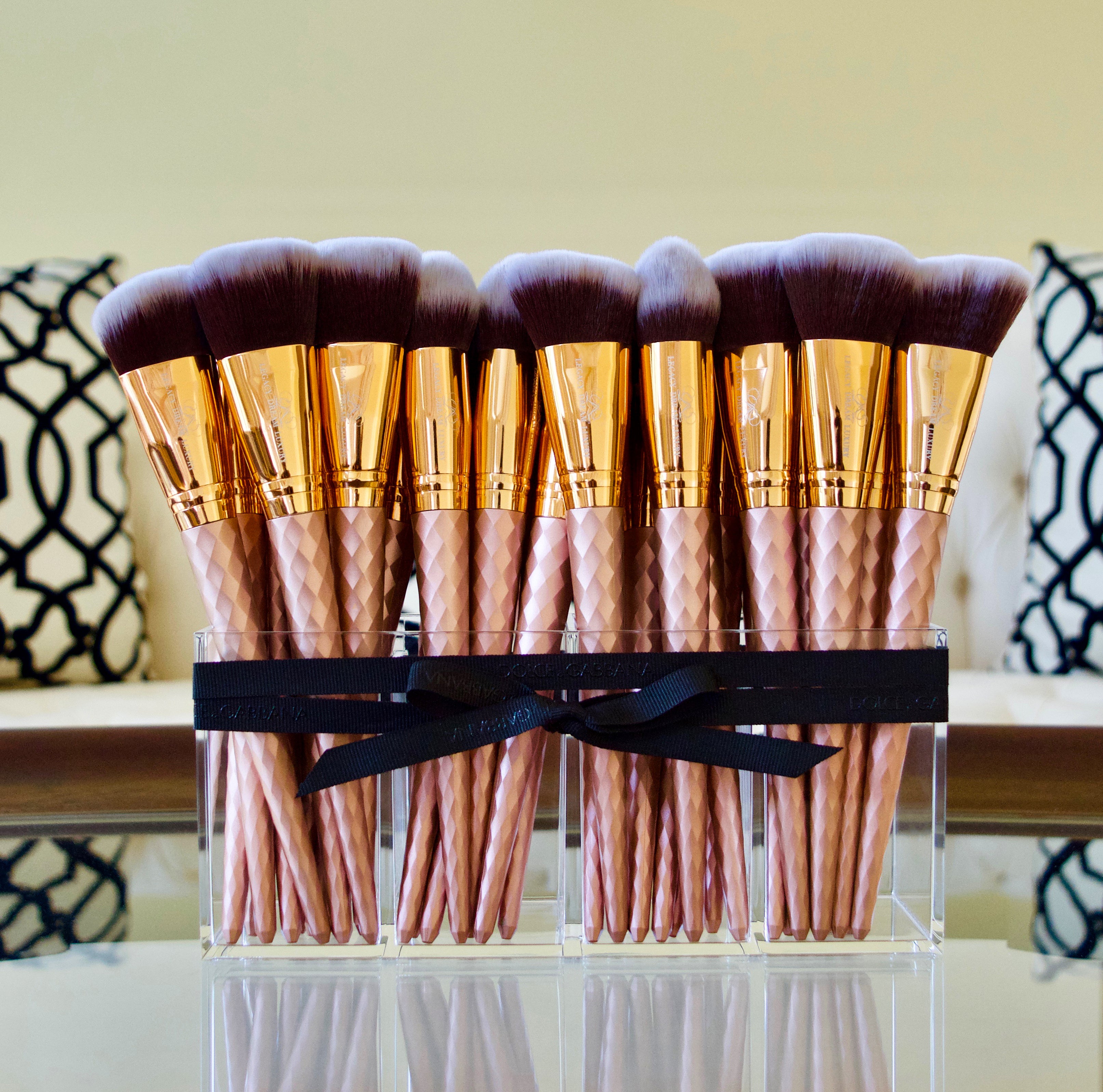 The Flawless Blending Brush Set - 8 Luxury Brushes & Makeup Bag